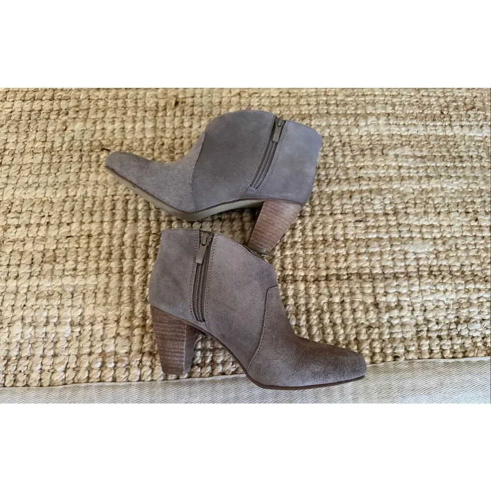 Tahari Camila Taupe Suede Fringe Ankle Booties Women’s 6.5M Stacked Heel